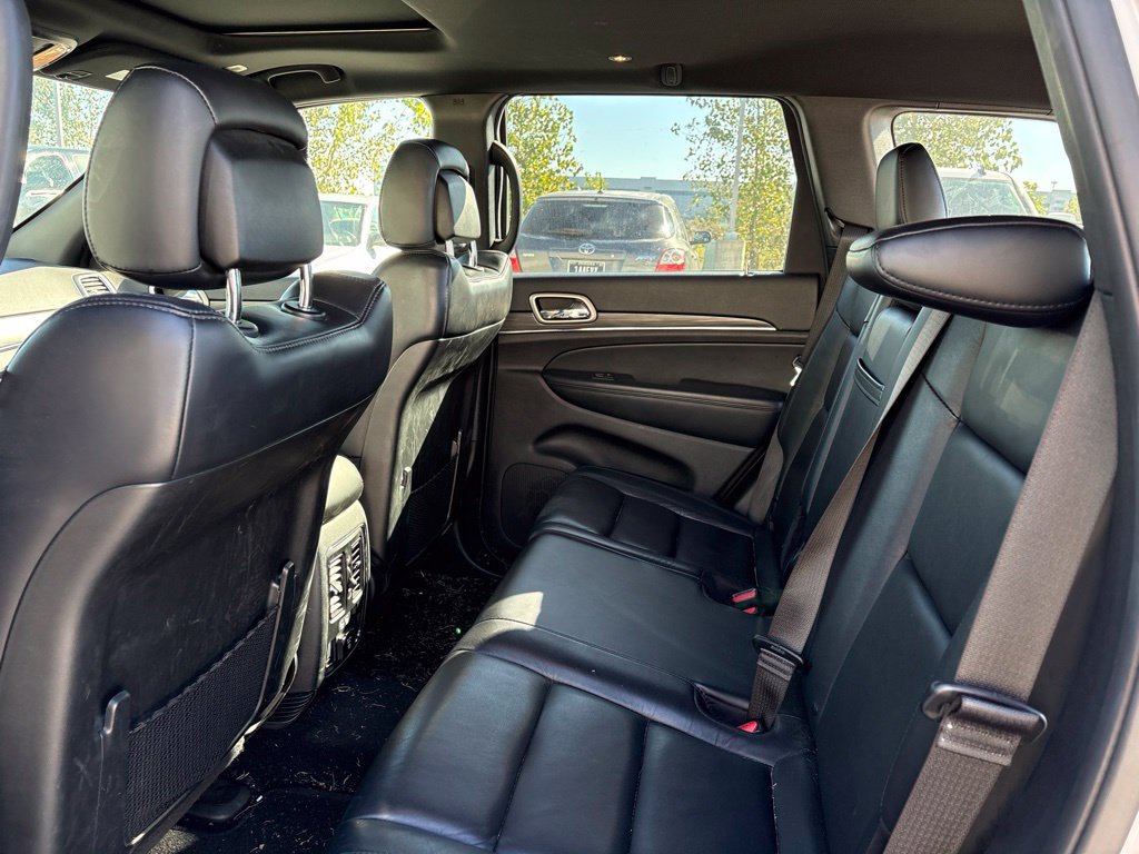 Used 2020 Jeep Grand Cherokee Limited AWD/4WD image 17