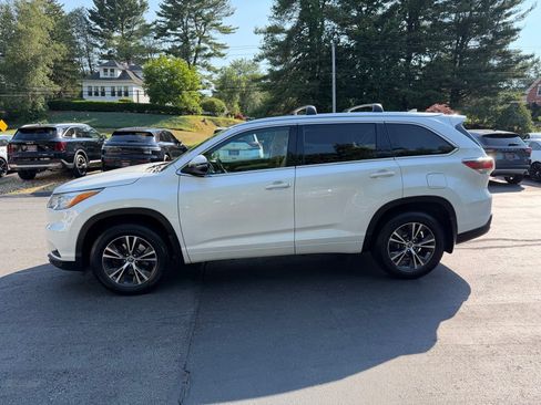 Used 2016 Toyota Highlander XLE AWD/4WD image 17