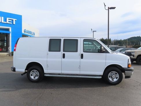 Used 2024 Chevrolet Express 2500 Work Van 3D Cargo Van w/ Driver Convenience Package image 9