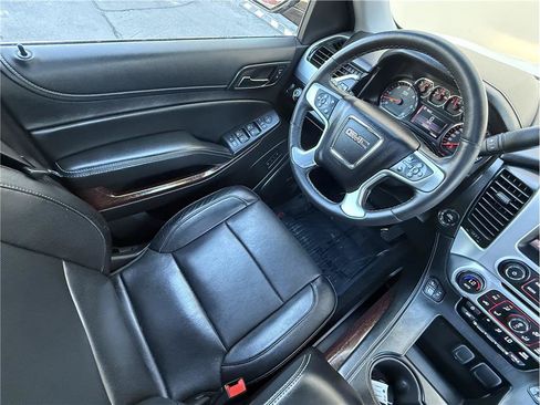 Used 2015 GMC Yukon XL SLT w/ Open Road Package AWD/4WD image 9