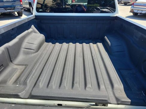 Certified 2023 Nissan Frontier SV w/ Midnight Edition Package image 11