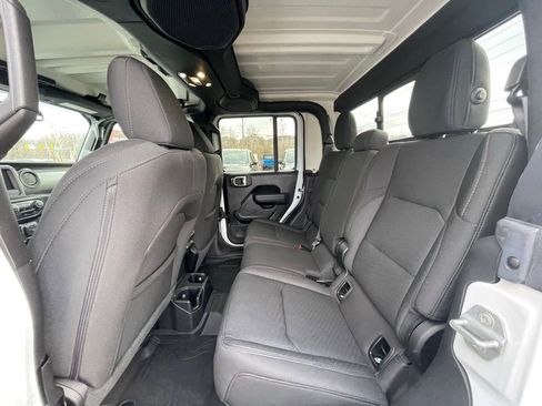 Used 2022 Jeep Gladiator Sport AWD/4WD image 24