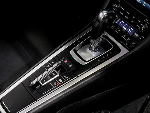 Used 2018 Porsche 911 Carrera 4S image 31