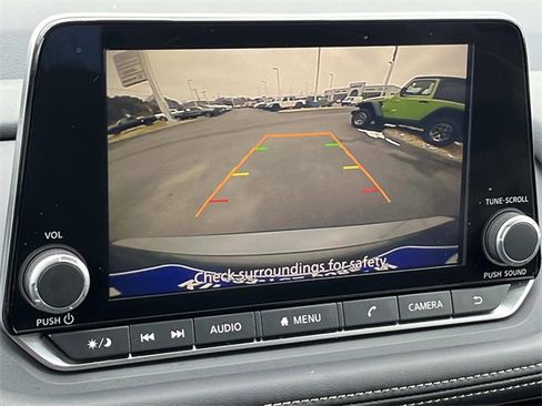 Used 2025 Nissan Rogue SV image 35