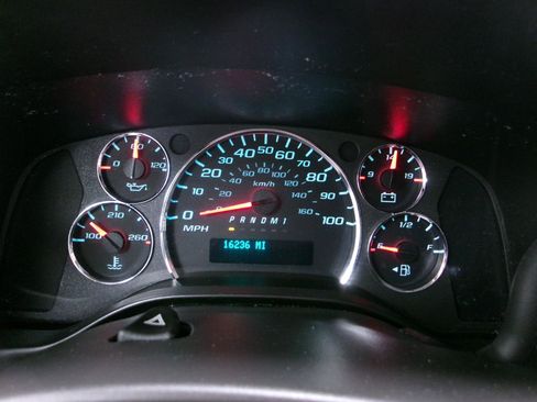 Used 2024 Chevrolet Express 2500 w/ Driver Convenience Package image 7