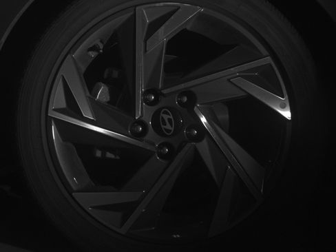 Used 2025 Hyundai Elantra SEL image 12