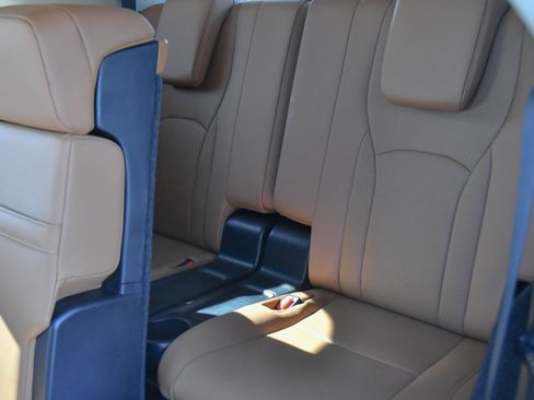 Used 2022 Lexus RX 350L FWD w/ Premium Package image 39