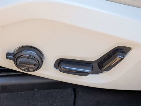 Used 2022 Volvo XC60 B5 Inscription w/ Advanced Package image 21