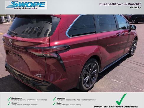 Used 2021 Toyota Sienna XSE w/ XSE Plus Package image 3