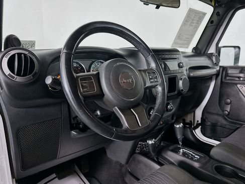 Used 2012 Jeep Wrangler Sport AWD/4WD image 9