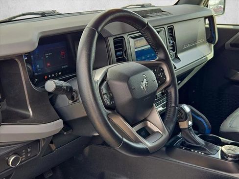 Used 2021 Ford Bronco Black Diamond image 10