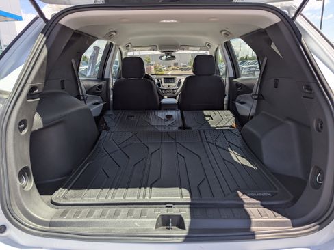 Certified 2022 Chevrolet Equinox LS w/ LPO, Floor Liner Package AWD/4WD image 34