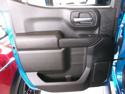 Used 2023 Chevrolet Silverado 1500 Custom w/ Rally Edition image 12