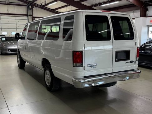 Used 2014 Ford E-350 and Econoline 350 XLT RWD image 4