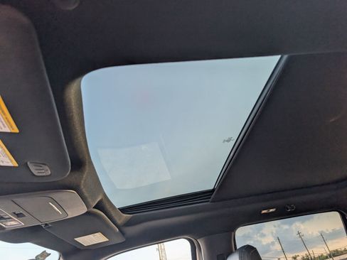 Used 2023 Ford F150 Lariat AWD/4WD image 16