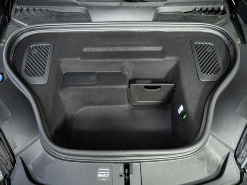 New 2026 Porsche Macan 4 Electric image 35