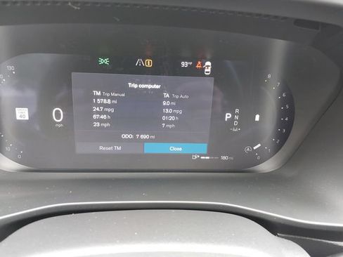 Used 2026 Volvo XC40 B5 Plus AWD/4WD image 8
