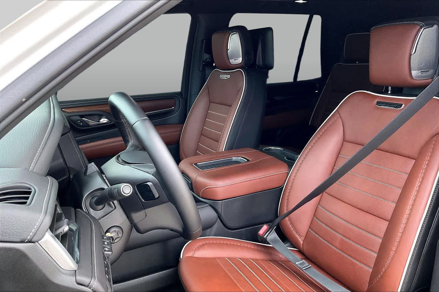 Used 2024 GMC Yukon Denali Ultimate AWD/4WD image 8