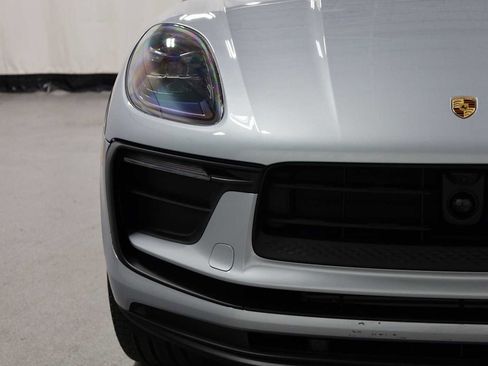 Certified 2026 Porsche Macan image 15