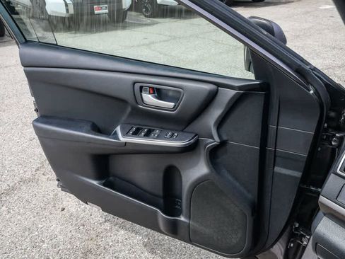 Used 2015 Toyota Camry LE image 25