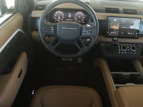 Used 2025 Land Rover Defender 110 V8 image 27