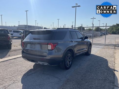 Certified 2025 Ford Explorer Active w/ Active Comfort Package AWD/4WD image 3