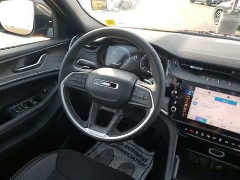 New 2026 Jeep Grand Cherokee Altitude AWD/4WD image 18