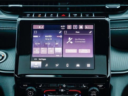 New 2025 Jeep Grand Cherokee Altitude image 15