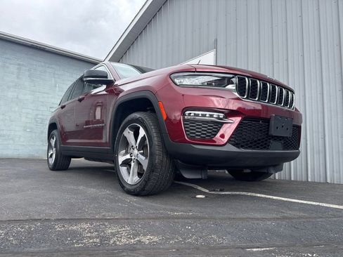 Used 2023 Jeep Grand Cherokee 4WD 4xe image 4