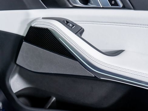 Used 2025 BMW X5 M60i w/ Premium Essential Package image 51