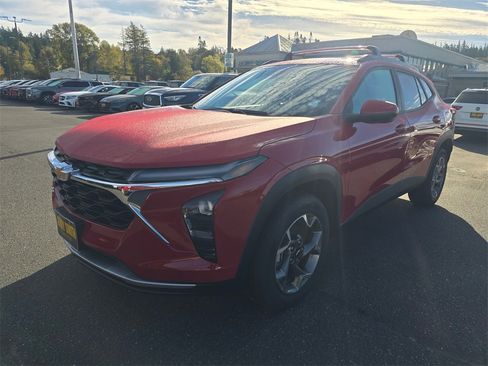 New 2026 Chevrolet Trax LT w/ Driver Confidence Package image 8