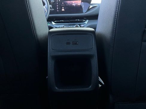 Used 2025 Buick Envista Sport Touring image 12