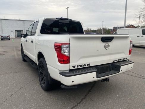 Used 2024 Nissan Titan SV w/ SV Convenience Package image 7