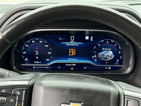 Used 2023 Chevrolet Suburban Premier image 17