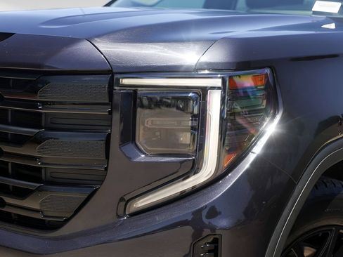 Used 2023 GMC Sierra 1500 Elevation RWD image 3