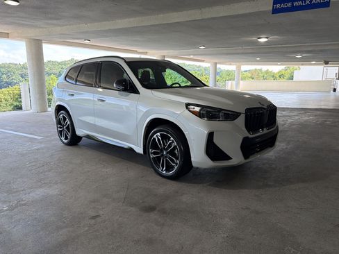 Used 2023 BMW X1 xDrive28i w/ Premium Package AWD/4WD image 6