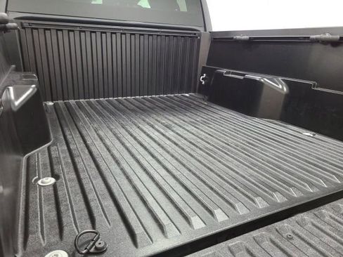 Certified 2024 Toyota Tacoma SR AWD/4WD image 33