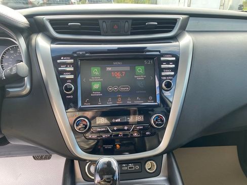 Used 2024 Nissan Murano SV AWD/4WD image 17