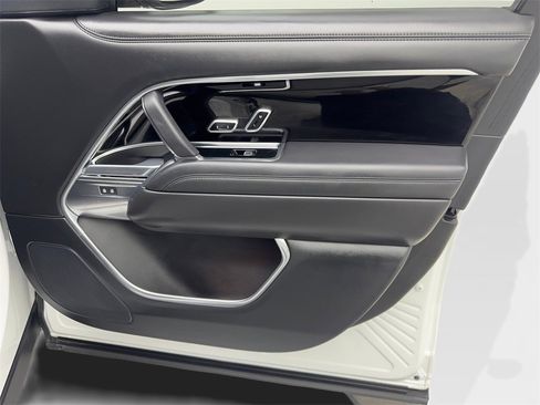 Used 2023 Land Rover Range Rover SE image 46