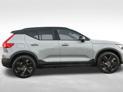 New 2026 Volvo XC40 B5 Ultra w/ Climate Package