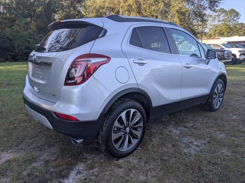 Used 2022 Buick Encore Preferred w/ Safety Package image 5