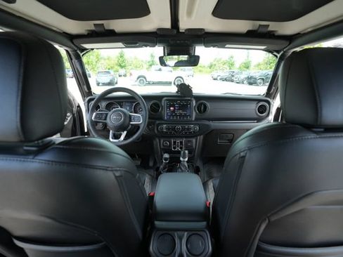 Used 2023 Jeep Gladiator Overland AWD/4WD image 23