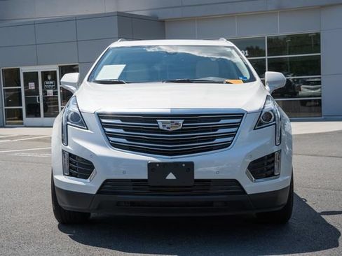 Used 2017 Cadillac XT5 Luxury w/ Driver Awareness Package AWD/4WD image 2