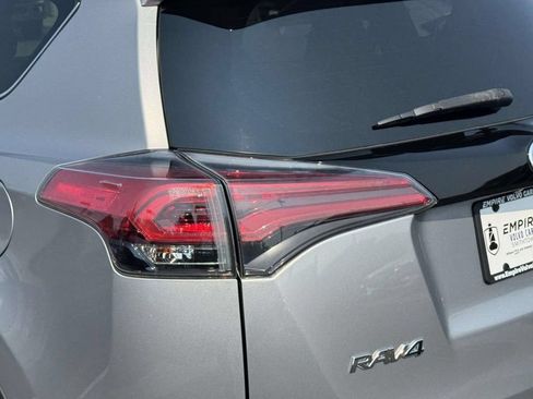 Used 2018 Toyota RAV4 SE w/ Advanced Technology Package AWD/4WD image 8
