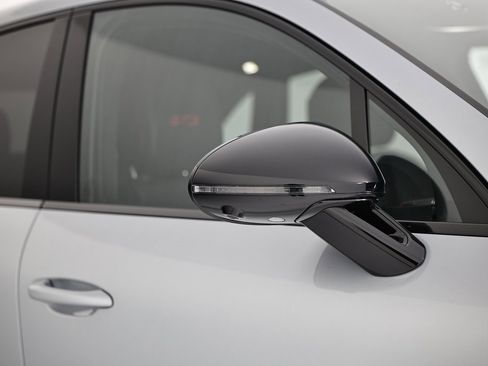 New 2026 Porsche Macan GTS image 15