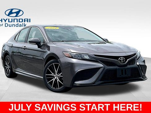 Used 2022 Toyota Camry SE FWD image 3