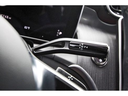 Used 2025 Mercedes-Benz GLC 300 image 21