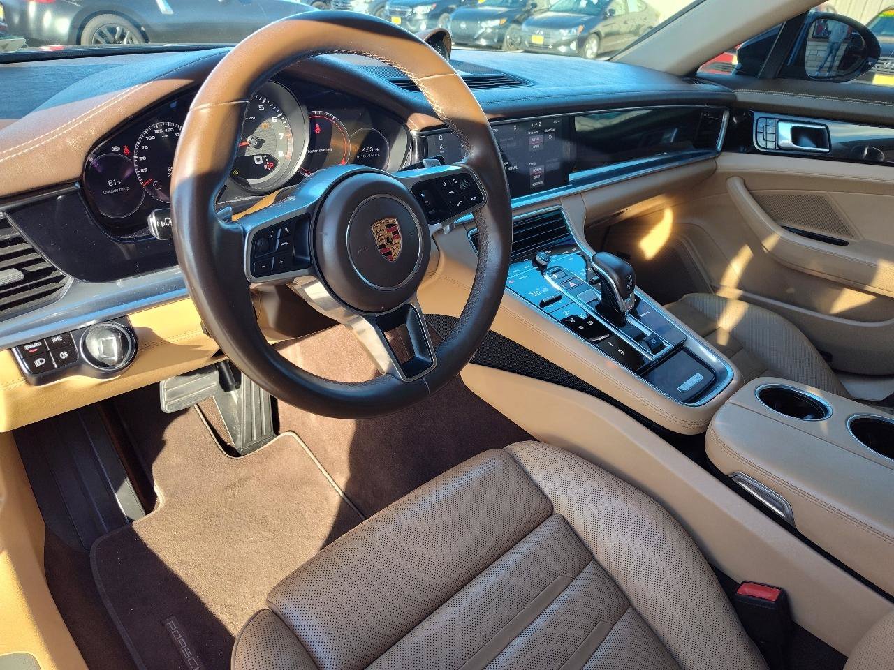 Used 2018 Porsche Panamera RWD image 18