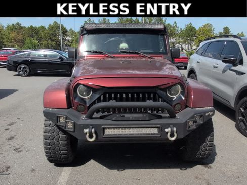 Used 2007 Jeep Wrangler Unlimited Sahara w/ Dual Top Group AWD/4WD image 2