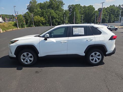 Used 2023 Toyota RAV4 LE AWD/4WD image 6